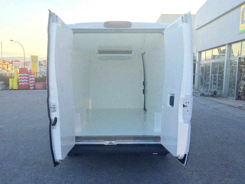 furgone refrigerato interno